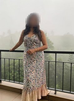Corporate Sexy Independent Girl Gfe - puta in Pune Photo 4 of 5