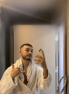 Cosmix Boy - Male escort in İstanbul Photo 5 of 7