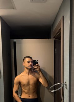 Cosmxium Boy - Male escort in İstanbul Photo 6 of 6
