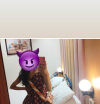 ESHA 19 - puta in Mumbai