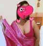 Couple Poonam - puta in Pune Photo 1 of 4