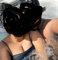Couple Service - Male escort in Colombo