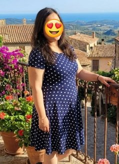 Couple with place Gurgaon - adult performer in Gurgaon Photo 2 of 4