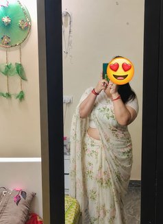 Couple with place Gurgaon - adult performer in Gurgaon Photo 1 of 4