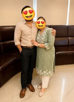 Couple with place Gurgaon - adult performer in Gurgaon Photo 4 of 4