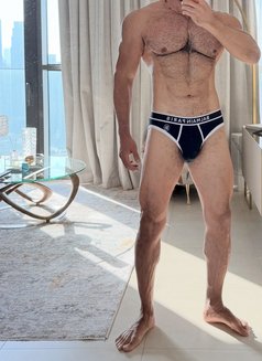 Couples or Ladies ONLY - Acompañantes masculino in Dubai Photo 9 of 9