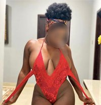 Courtney - escort in Essex