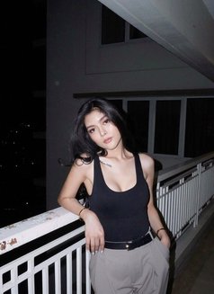 Courtney ( juicy fruity) - escort in New Delhi Photo 20 of 28