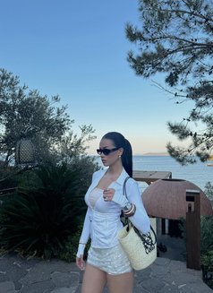 Cowgirl last week jeddah - Transsexual escort in Jeddah Photo 14 of 15