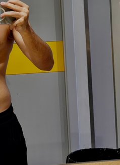 Cpl / lesbian / female / Role play - Acompañantes masculino in Dubai Photo 4 of 4
