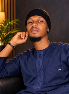Crazydoc - Acompañantes masculino in Lagos, Nigeria Photo 6 of 6