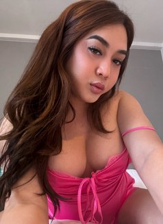 Creamy and juicy - Transsexual escort in Pyeongtaek Photo 8 of 8