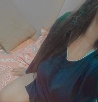 Creamy Girl - puta in Noida