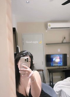 Creamy New Escort - puta in Bangkok Photo 2 of 6