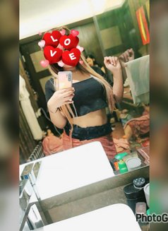 Creamy - masseuse in Delft Photo 1 of 2