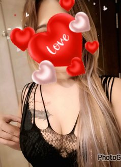 Creamy - masseuse in Delft Photo 2 of 2