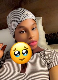 Creamydera - Transsexual escort in Lagos, Nigeria Photo 2 of 10
