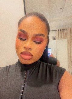 Creamydera - Transsexual escort in Lagos, Nigeria Photo 6 of 10