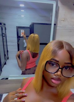 Creamyy P - Masajista in Lagos, Nigeria Photo 3 of 6