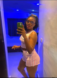 Creamyy P - Masajista in Lagos, Nigeria Photo 5 of 6