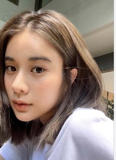 Cris - puta in Dubai Photo 2 of 2