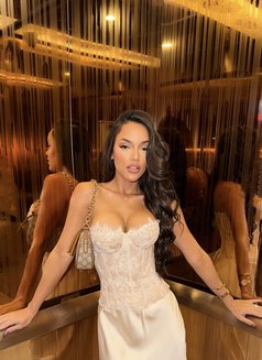 Cris Lara - escort in Dubai Photo 7 of 8