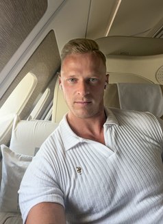 Cris - Male escort in Vancouver Photo 18 of 18