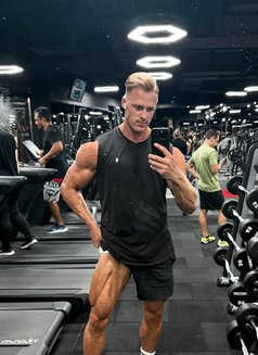 Crisbieri - Male escort in Dubai Photo 12 of 12