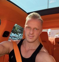 Crisbieri - Male escort in Dubai