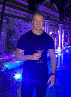 Crisbieri - Male escort in Vancouver Photo 16 of 17