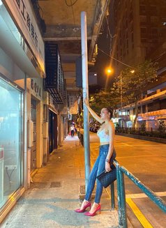 Criselda - Transsexual escort in Macao Photo 12 of 12