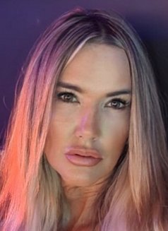 Crissy - puta in Dubai Photo 7 of 8