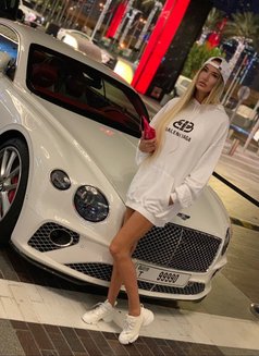 Crissy - puta in Dubai Photo 9 of 13