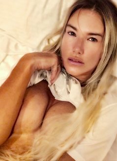 Crissy in Business bay - puta in Dubai Photo 19 of 23