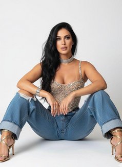 Cristal - escort in Doha Photo 2 of 5