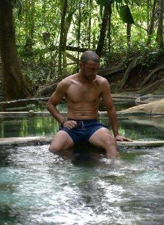 Christian - Male escort in Ho Chi Minh City Photo 2 of 4