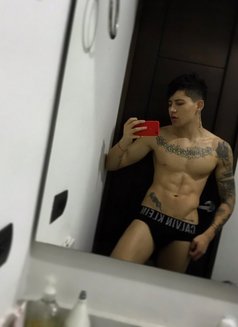 Cristian - Male escort in Dubai Photo 2 of 8