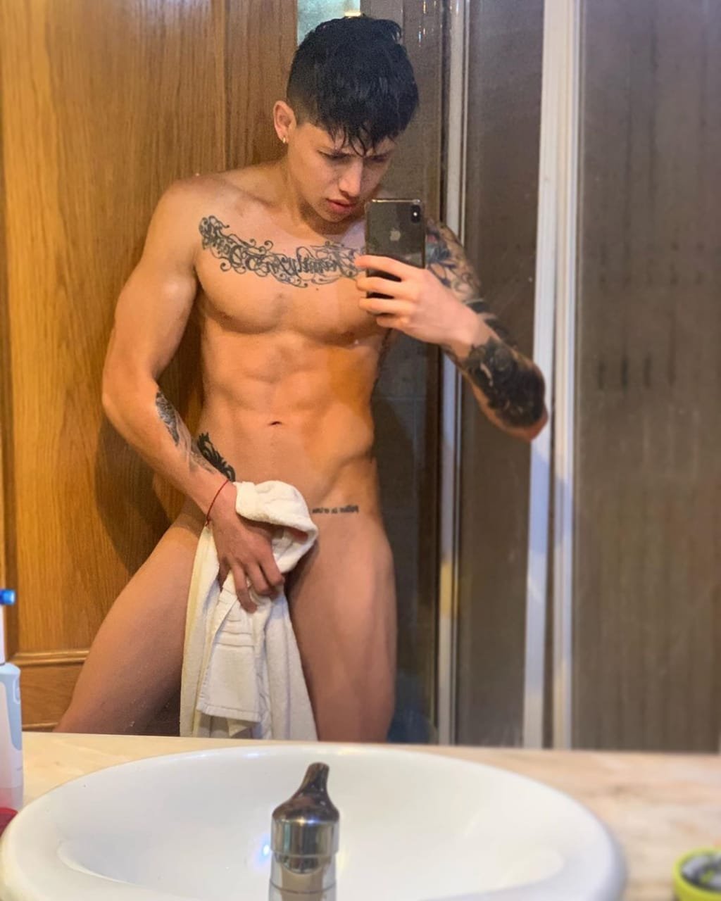 Cristian, Colombian Male escort in Dubai