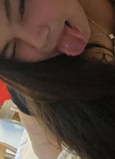 Cristiene - Acompañante in Manila Photo 2 of 4