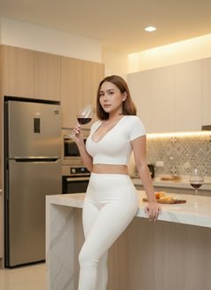 Cristina - escort in Abu Dhabi Photo 24 of 28