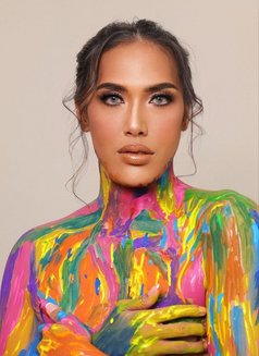 Cristine - Transsexual escort in Manila Photo 3 of 7