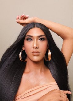 Cristine - Transsexual escort in Manila Photo 5 of 7