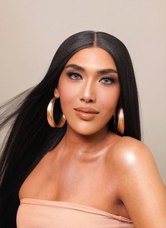 Cristine - Transsexual escort in Manila Photo 6 of 7