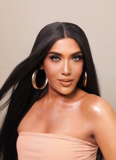 Cristine - Transsexual escort in Manila Photo 7 of 7