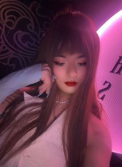 cross dress sexy Slim white - Acompañantes masculino in Dubai Photo 21 of 25