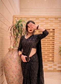 Crossy Dom Raya - Transsexual escort in Noida Photo 1 of 2