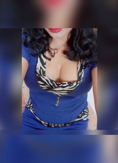 CrossySSD - Transsexual escort in Mumbai Photo 4 of 5