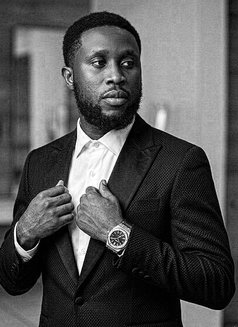 Crown - Acompañantes masculino in Accra Photo 1 of 2