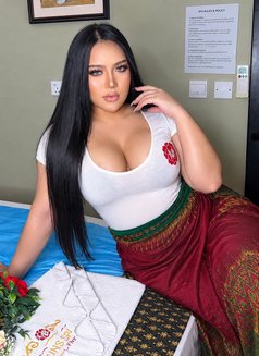 CRS THAI 6.5 inch HARD TOP & BOTH - Acompañantes transexual in Abu Dhabi Photo 12 of 13