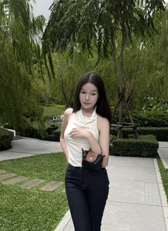 Crisaa - escort in Singapore Photo 7 of 11